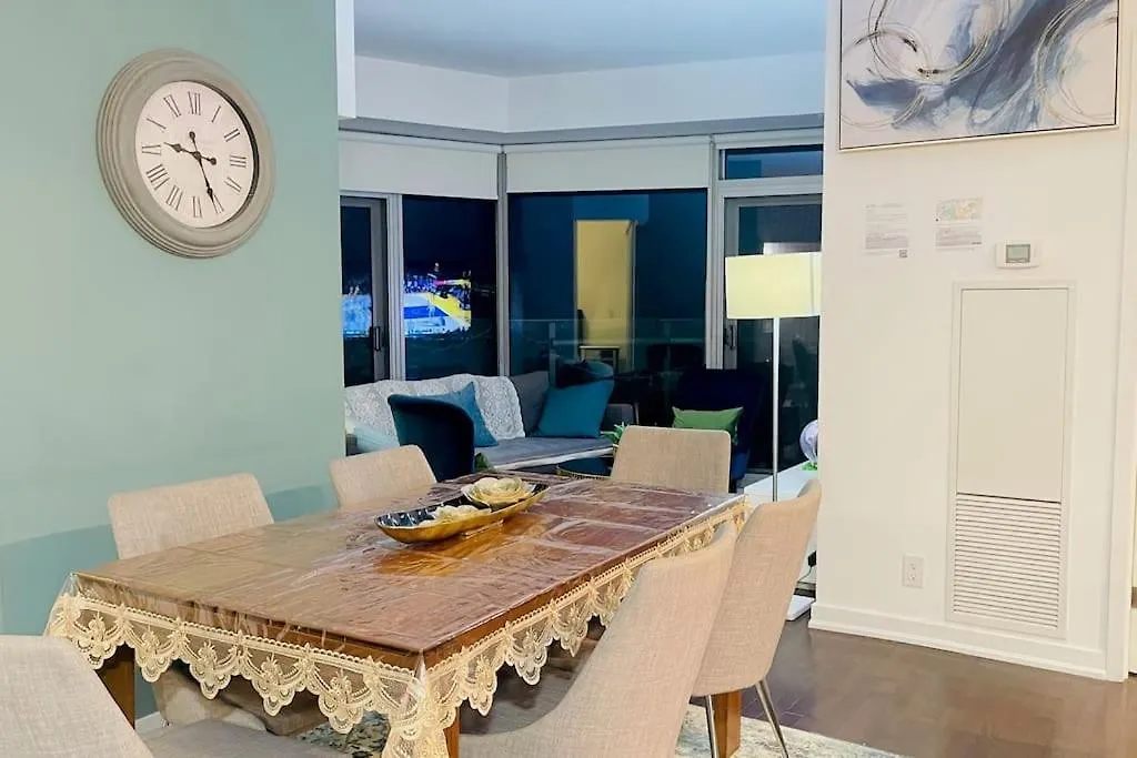 New Superior Lakeview Luxury 3-Bedroom Suite On 48 Floor Toronto