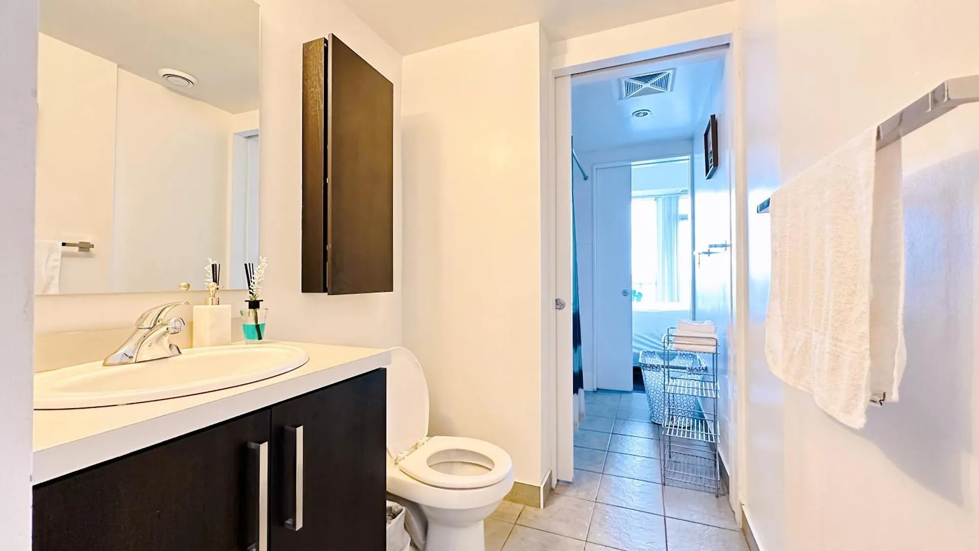 Apartmán New Superior Lakeview Luxury 3-Bedroom Suite On 48 Floor Toronto