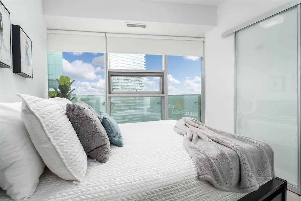 New Superior Lakeview Luxury 3-Bedroom Suite On 48 Floor Toronto 0*,  Canada