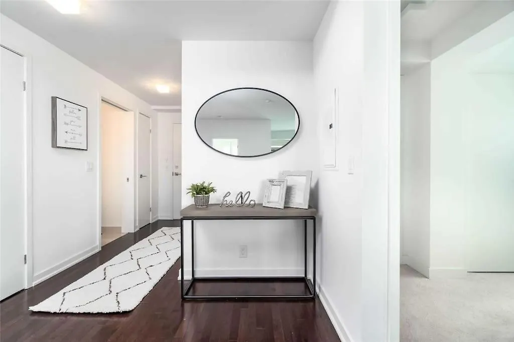 Apartment New Superior Lakeview Luxury 3-Bedroom Suite On 48 Floor Toronto Canada