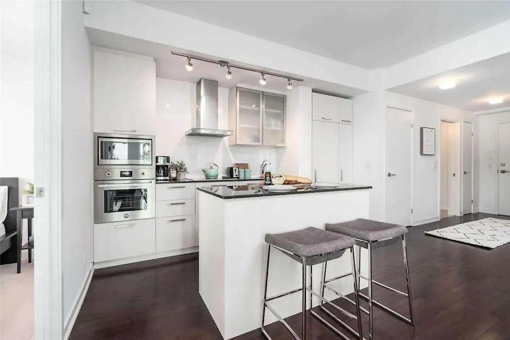 New Superior Lakeview Luxury 3-Bedroom Suite On 48 Floor Toronto 0*,