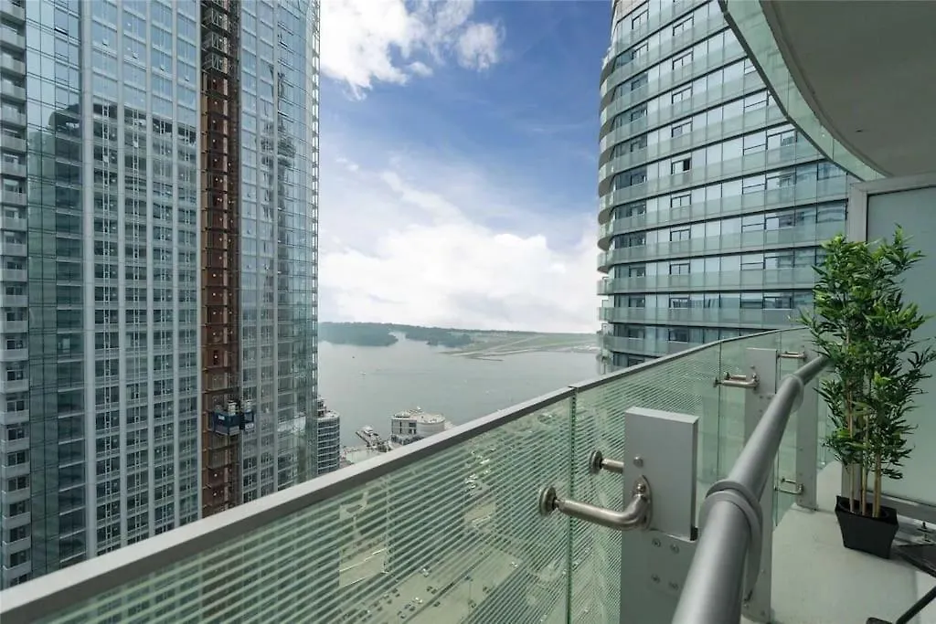 New Superior Lakeview Luxury 3-Bedroom Suite On 48 Floor Toronto 0*,  Canada