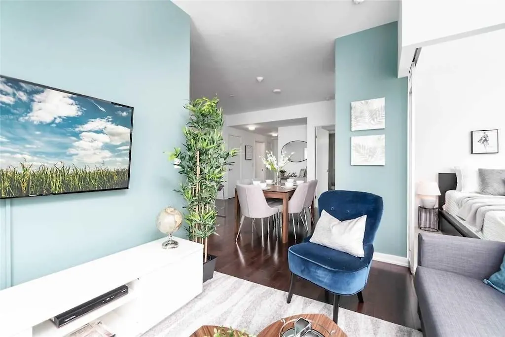 Apartment New Superior Lakeview Luxury 3-Bedroom Suite On 48 Floor Toronto Canada