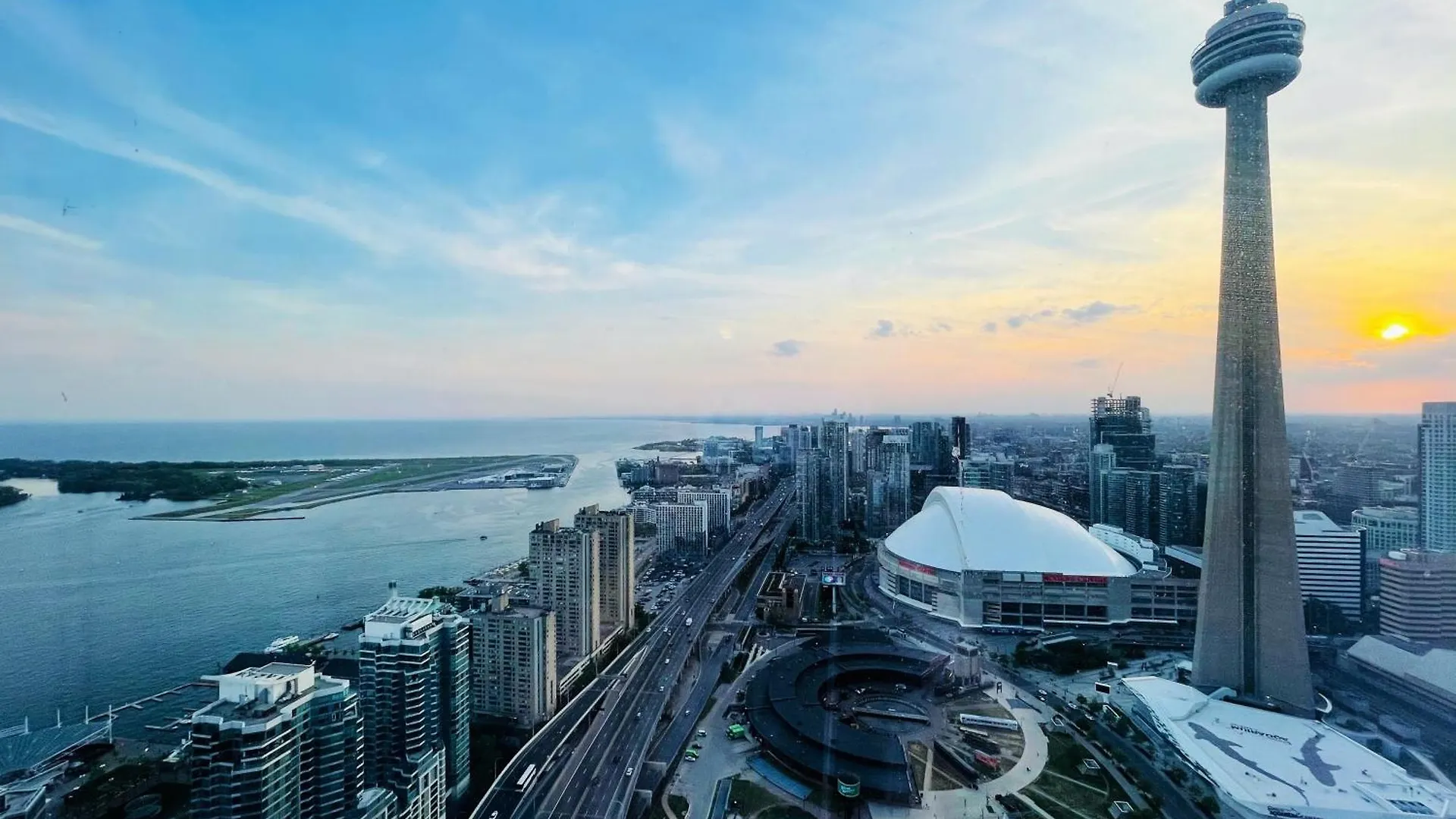 Apartment New Superior Lakeview Luxury 3-Bedroom Suite On 48 Floor Toronto