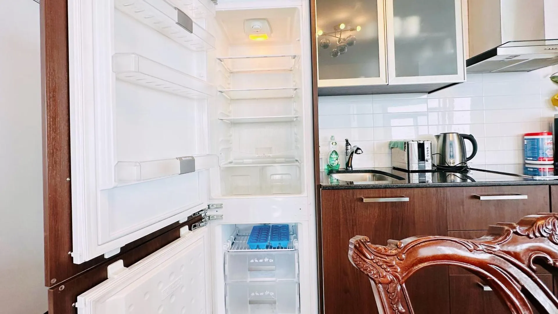 New Superior Lakeview Luxury 3-Bedroom Suite On 48 Floor Toronto