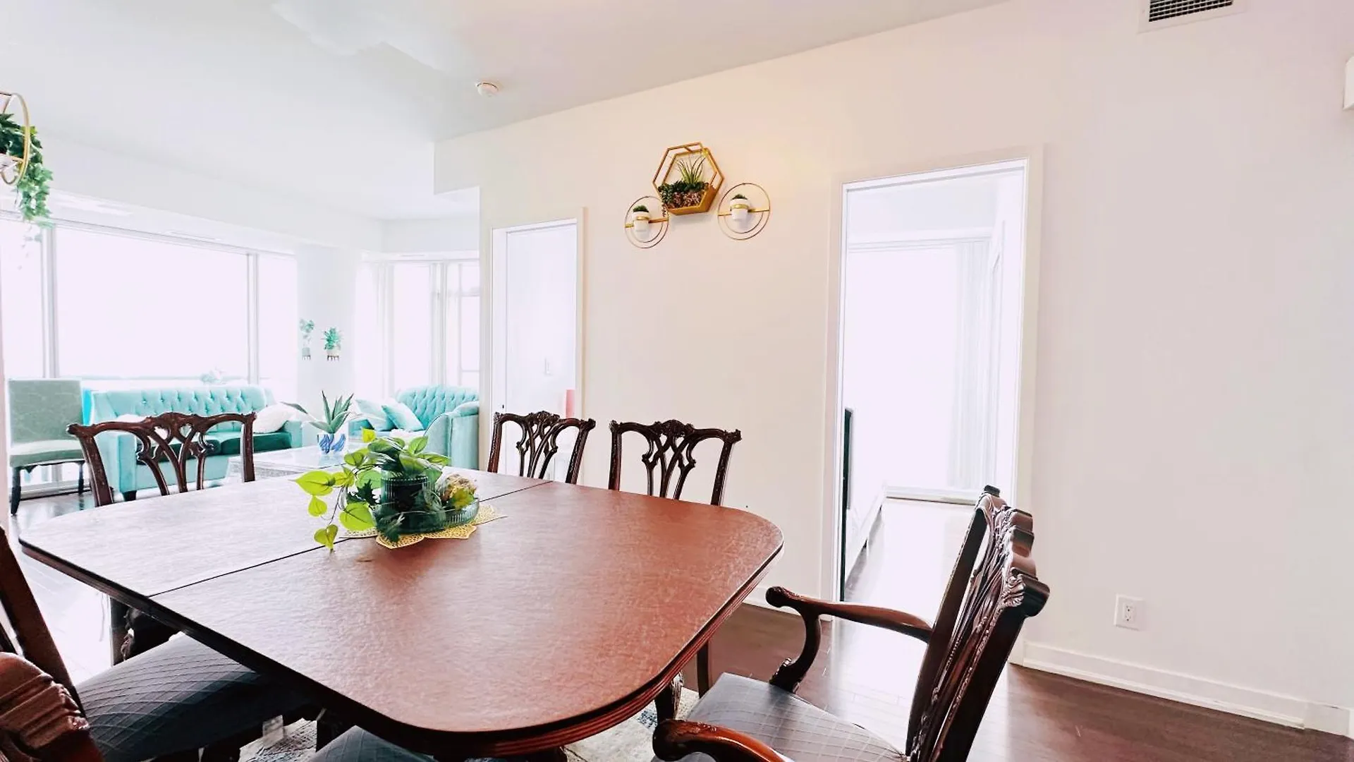 New Superior Lakeview Luxury 3-Bedroom Suite On 48 Floor Toronto Canada