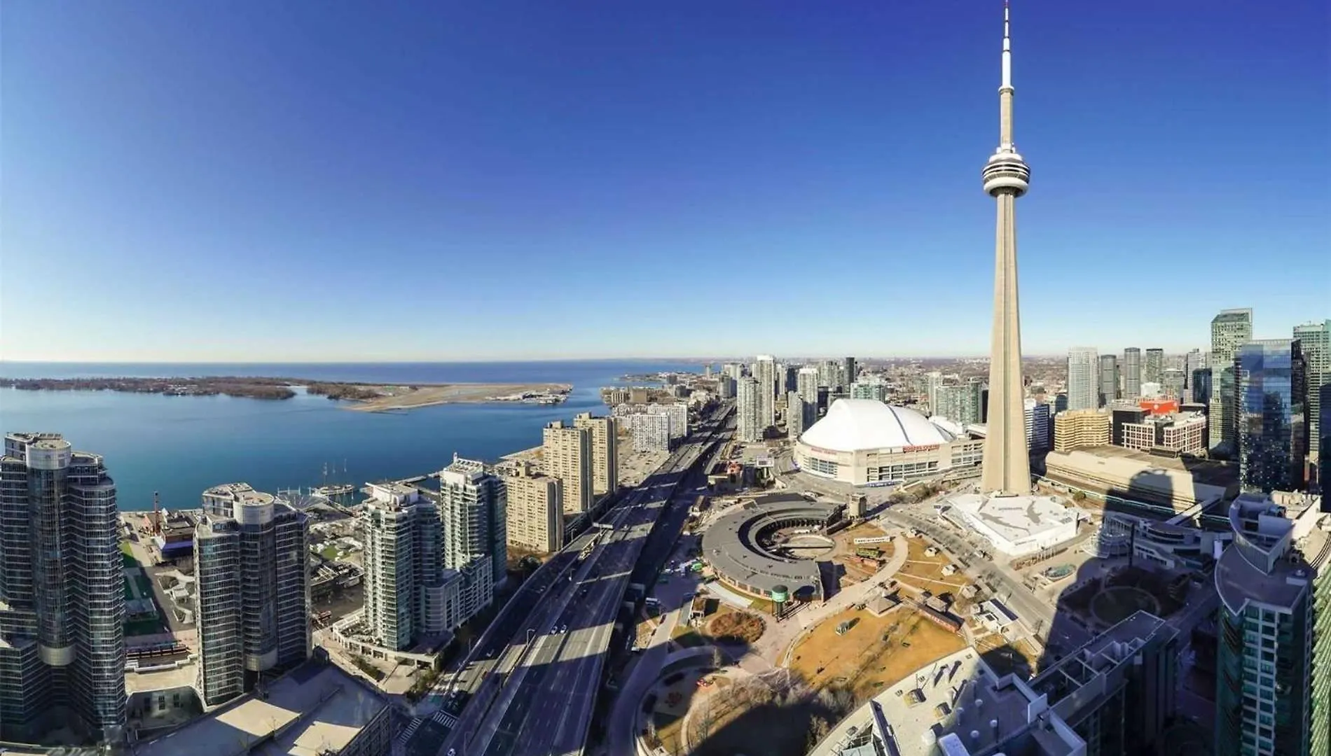 Apartment New Superior Lakeview Luxury 3-Bedroom Suite On 48 Floor Toronto Canada