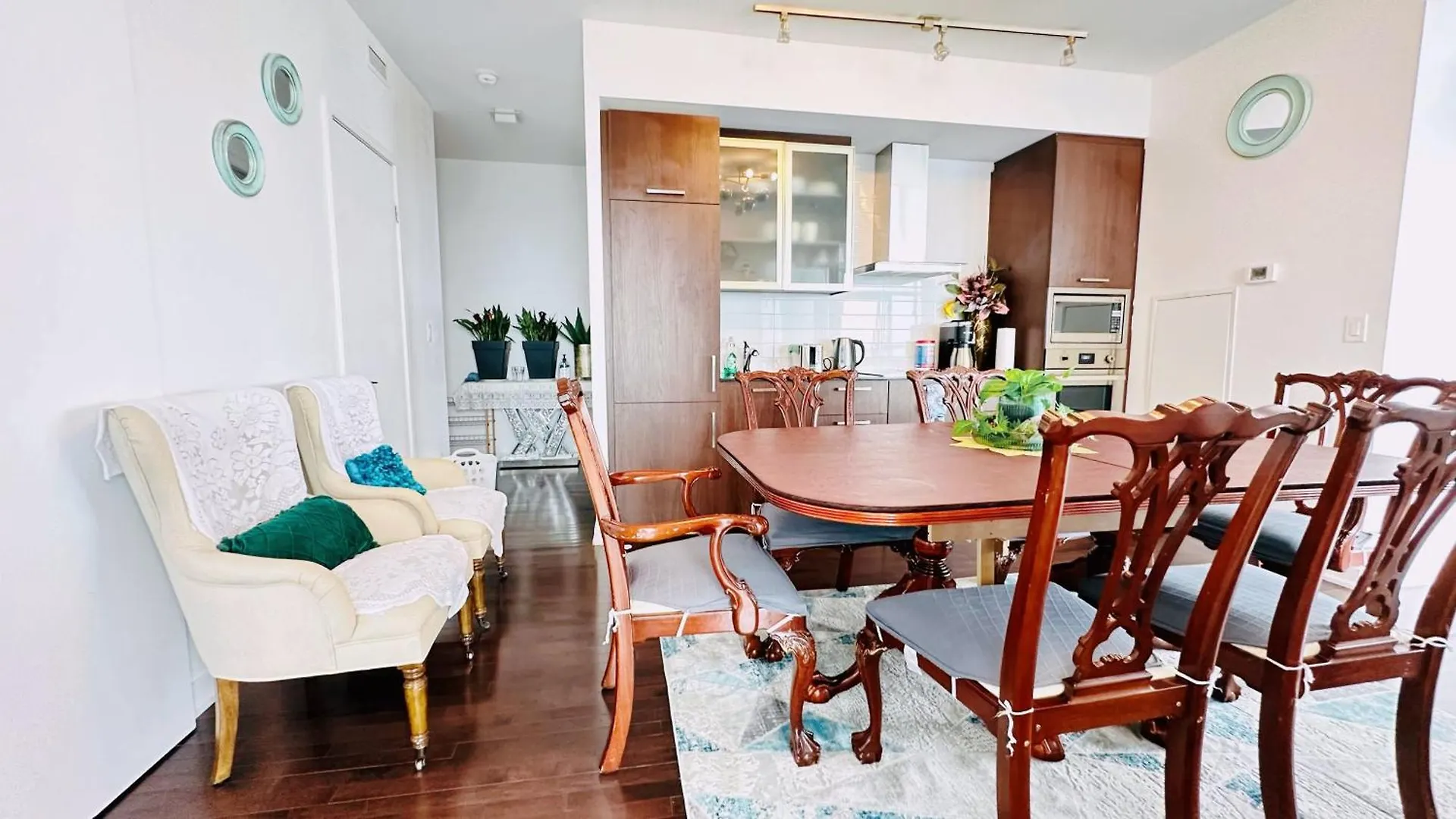 New Superior Lakeview Luxury 3-Bedroom Suite On 48 Floor Toronto