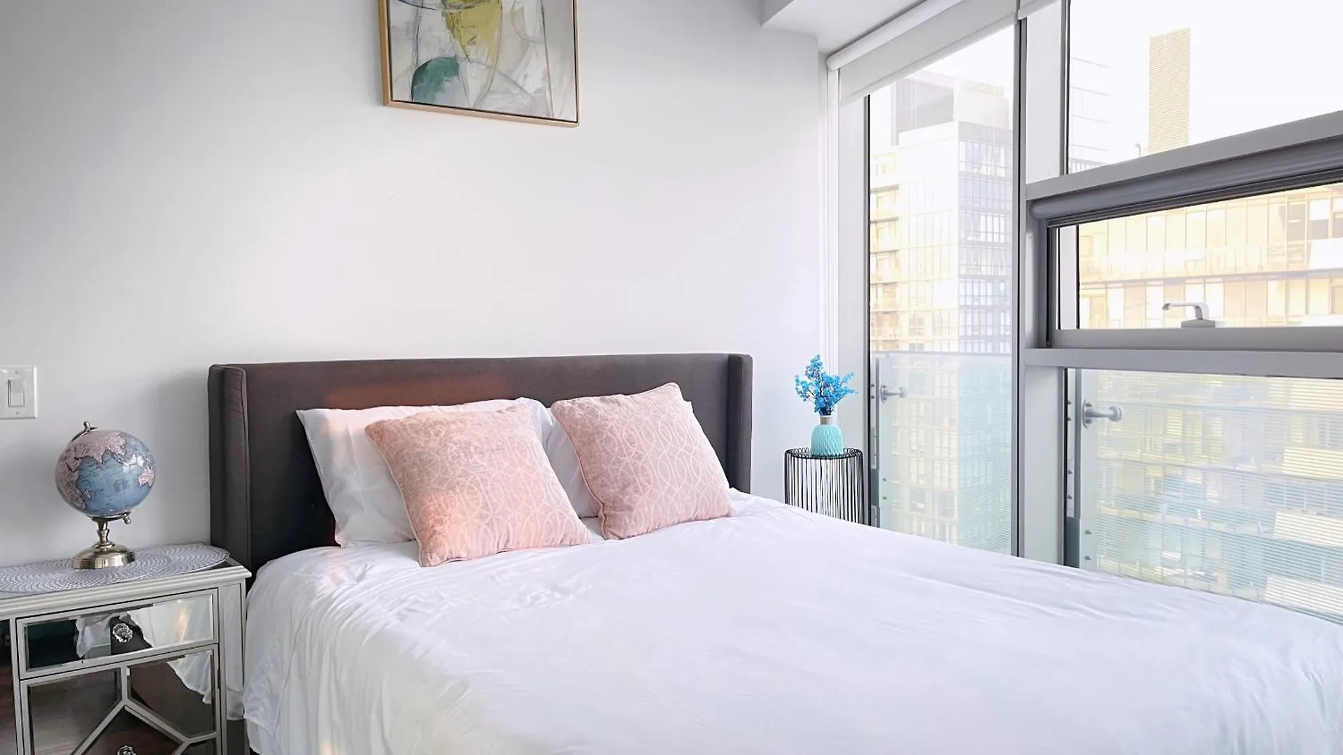 Apartment New Superior Lakeview Luxury 3-Bedroom Suite On 48 Floor Toronto