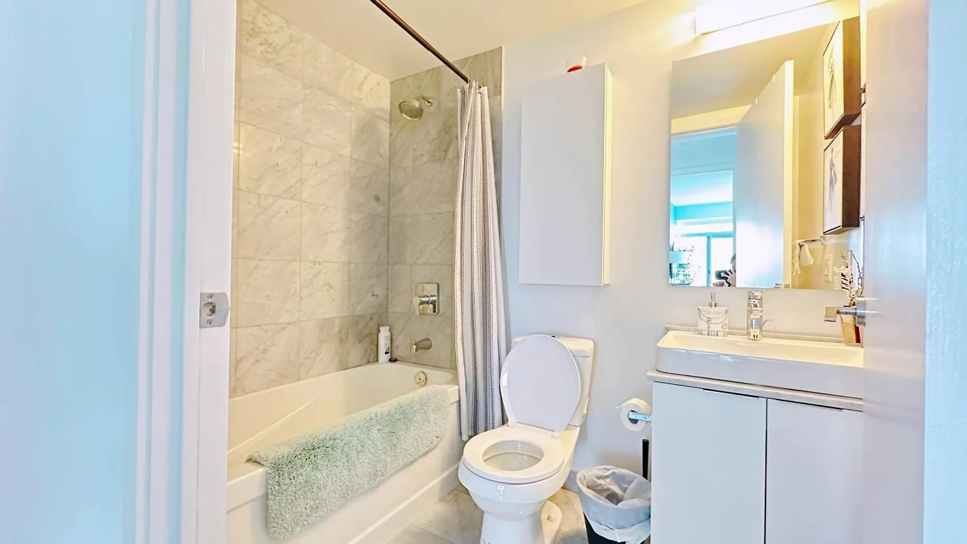 New Superior Lakeview Luxury 3-Bedroom Suite On 48 Floor Toronto 0*,